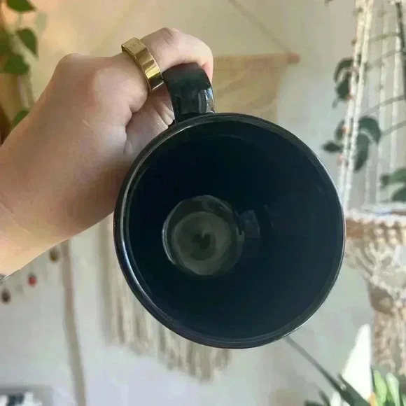 Madonna Re-Invention Tour 2004 Collectible Mug - Official Merchandise - Picture 2 of 5